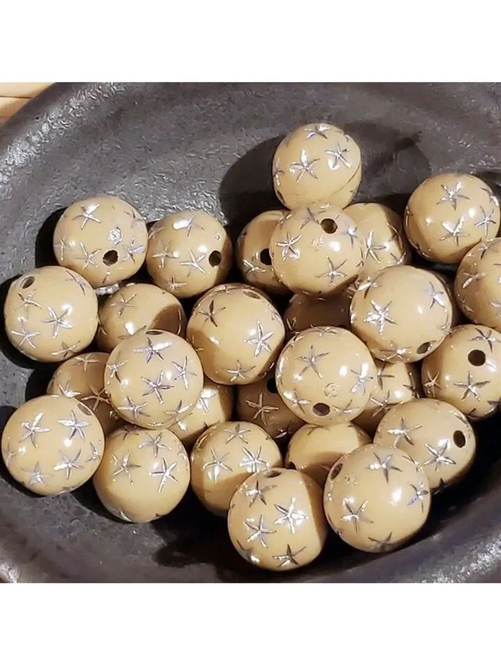 10 Vintage Retro Beige Tan Silver Stars 12mm Round Acrylic Shabby Chic Beads